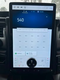 Ford F 150 Lightning Flash gr Batterie im Vorlauf