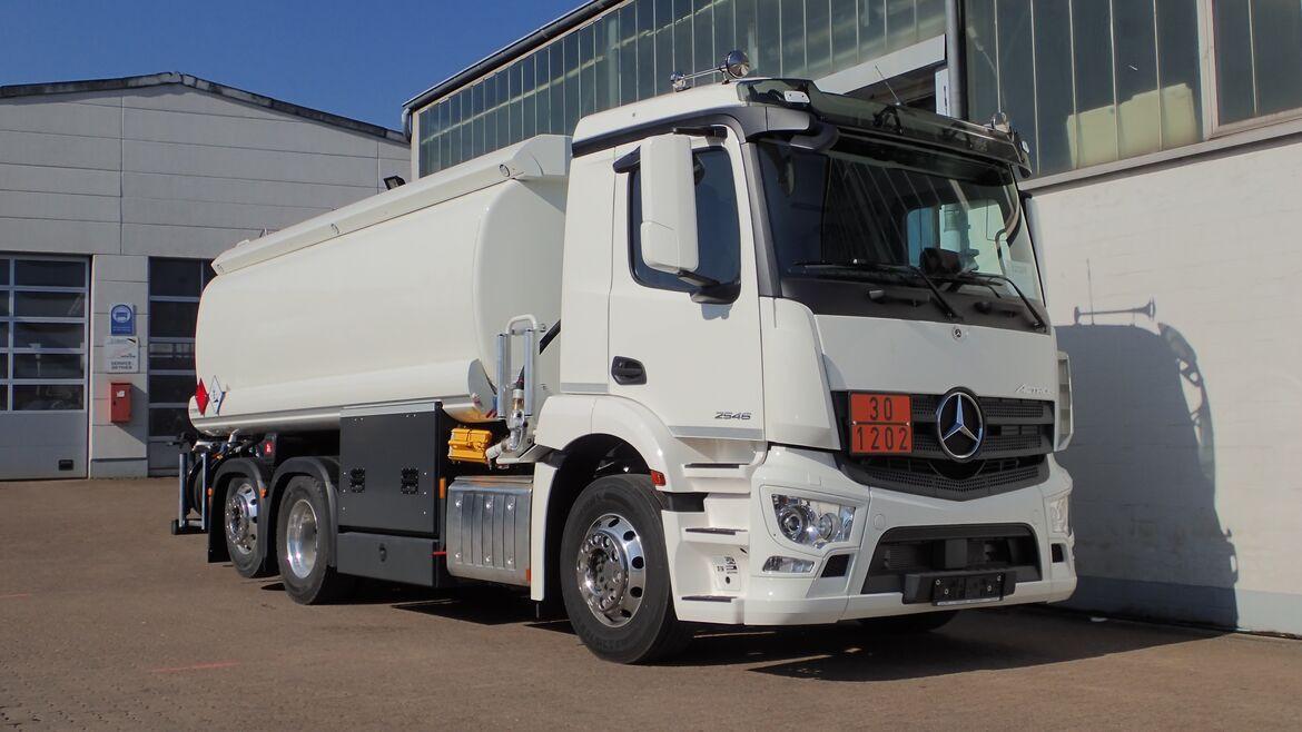 Mercedes-Benz Actros 2546 LL mit Esterer-Tankaufbau, NEU