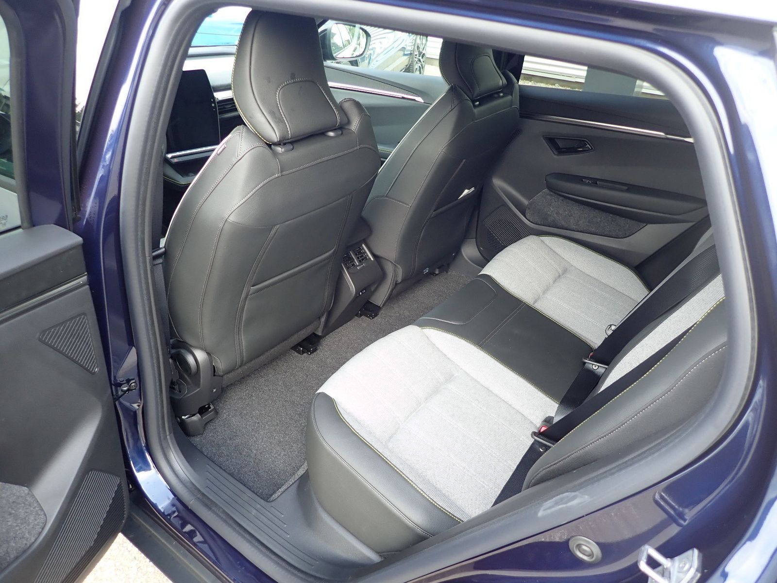 Fahrzeugabbildung Renault Scenic E-TECH 100% ele Techno 220 Long Range