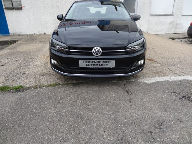 Fahrzeugabbildung Volkswagen Polo VI Highline/DSG//4.400km/1.Hd/PDC/Navi/Sitz