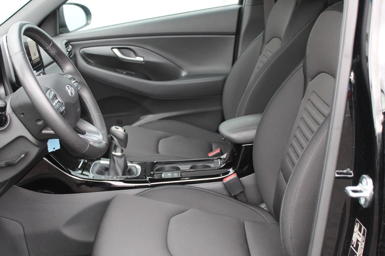 Fahrzeugabbildung Hyundai i30 Advantage Navi*Sitzh.*Kamera*LED*PDC