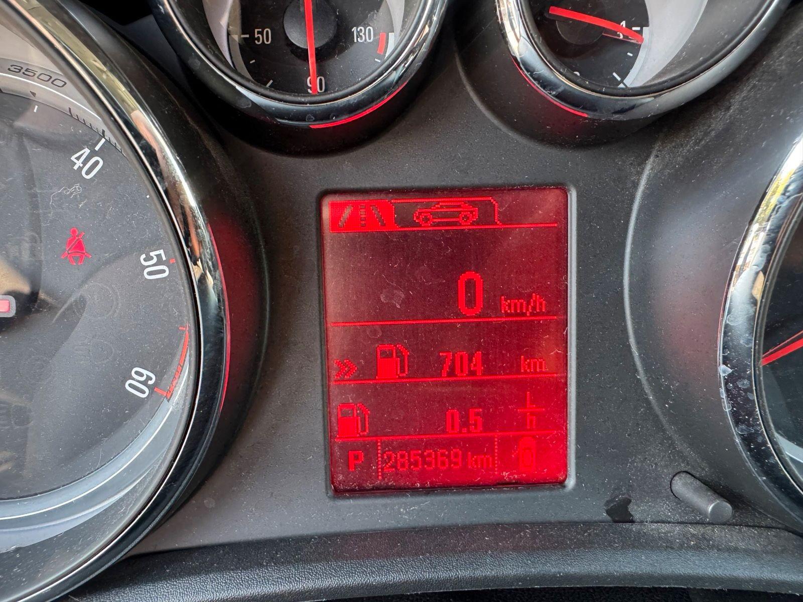 Opel Astra 2014 — photo 13