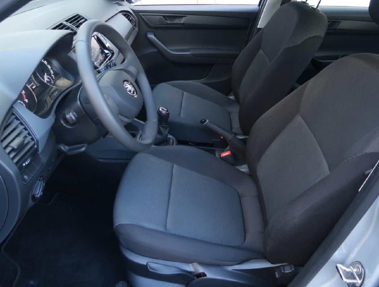 Fahrzeugabbildung SKODA Fabia Combi 1.0 TSI Active - AHZV, Klima, NS