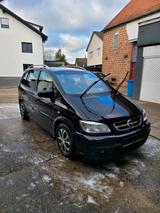 Opel Zafira 7 Sitzer - Opel Zafira aus 2004 mit Diesel-Antrieb