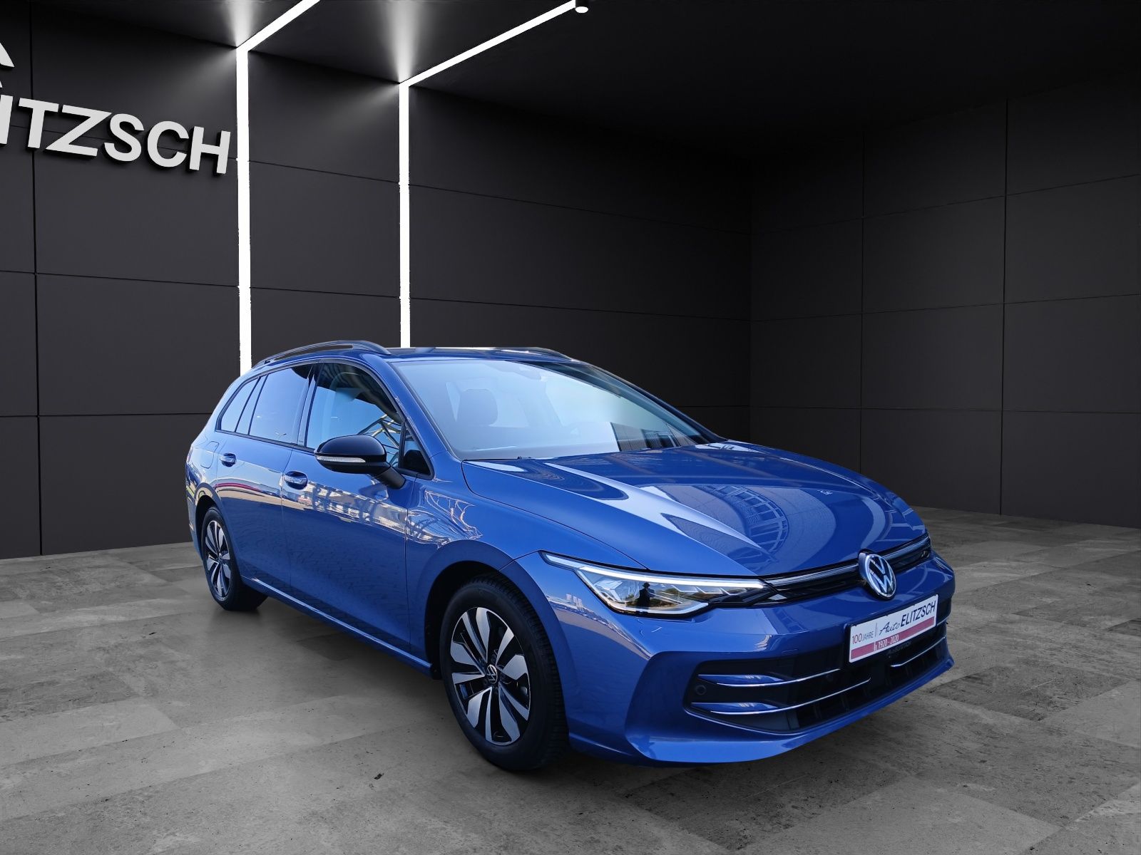 Fahrzeugabbildung Volkswagen Golf VIII Variant eTSI Goal DSG LED AHK Navi AID