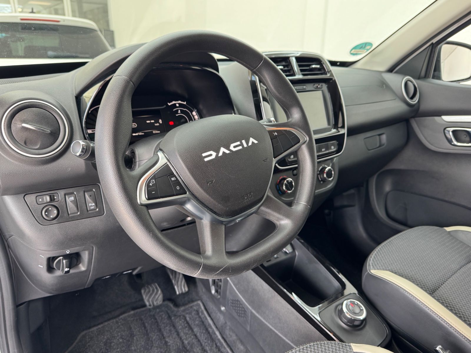 Fahrzeugabbildung Dacia Spring Electric Essential ab 99€ im Monat!*MwSt*