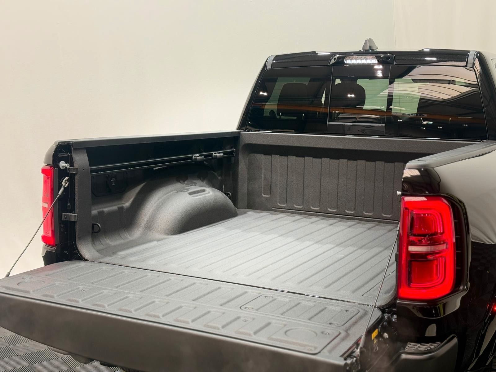 Fahrzeugabbildung Dodge RAM 1500 RHO H/O BLACK Edition / RTR