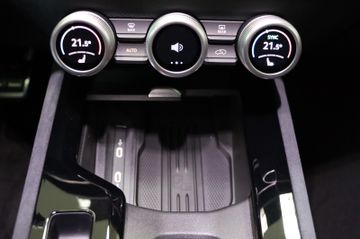 Skoda Superb 1.5 TSI DSG Sportline Combi AHK DCC Navi