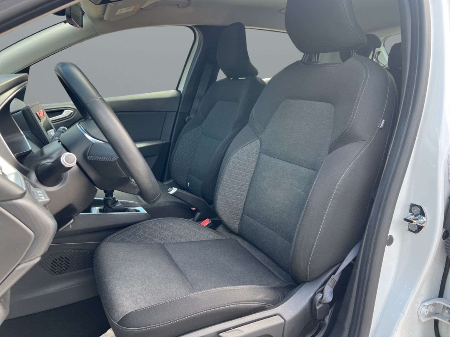Fahrzeugabbildung Renault Clio Experience 1.0 SCe 75 EU6d-T Allwetterreife