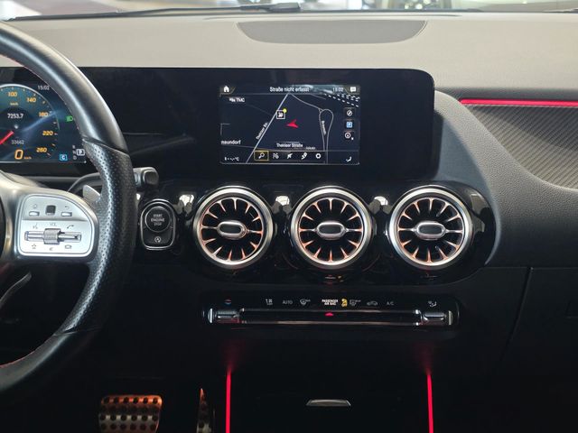 MERCEDES-BENZ GLA 200 — Foto 18