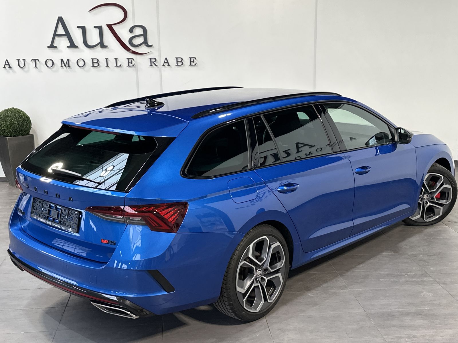 Fahrzeugabbildung SKODA Octavia Combi RS Challenge NAV+LED+VCOCK+KAM+AHK