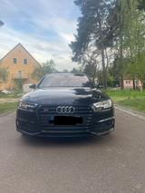Audi S4 3.0 TFSI tiptronic quattro Avant - - Audi S4 mit Benzin-Antrieb: Schwarz