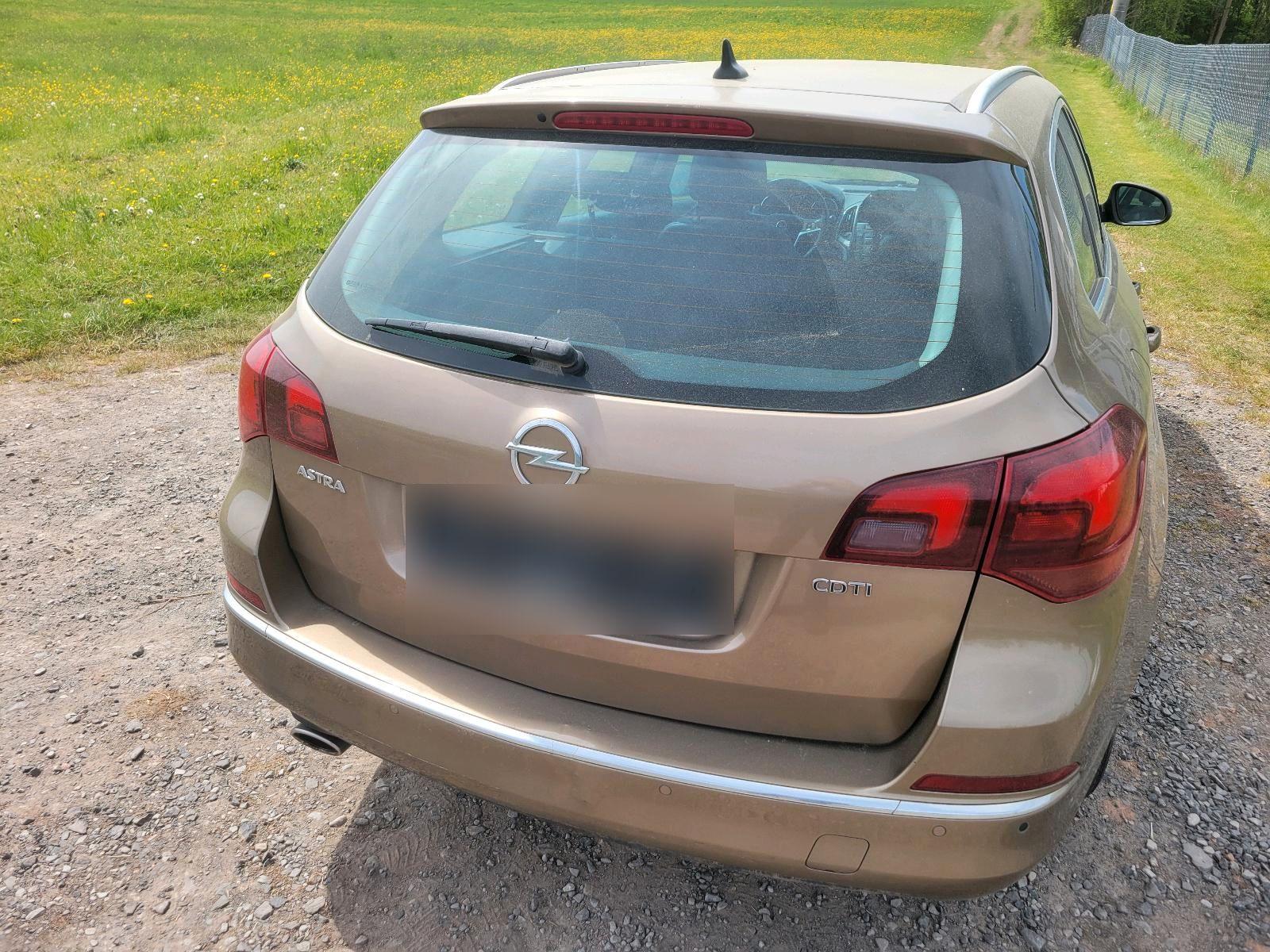 Opel Astra 2014 — photo 5