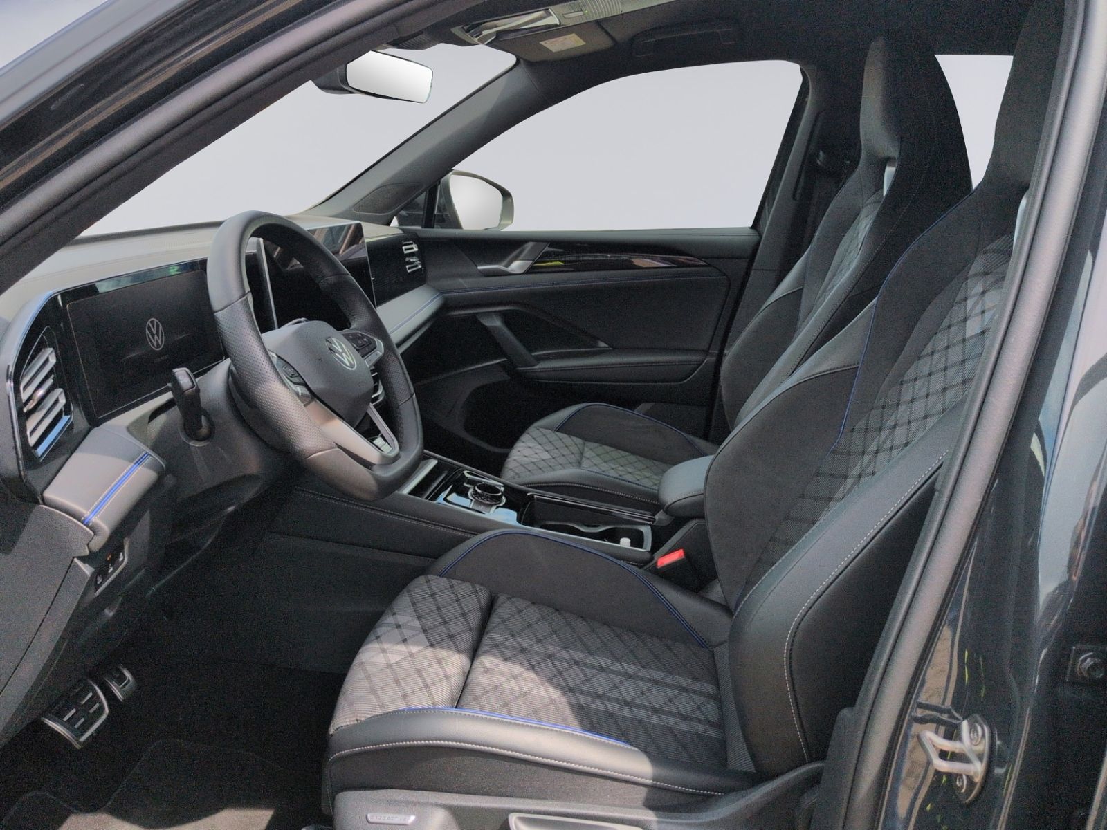 Tiguan R-Line 1.5 eTSI DSG AHK+KAMERA+ACC+