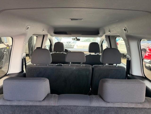 Volkswagen Caddy PKW Maxi Comfortline*7SITZER*NAVI*XENON