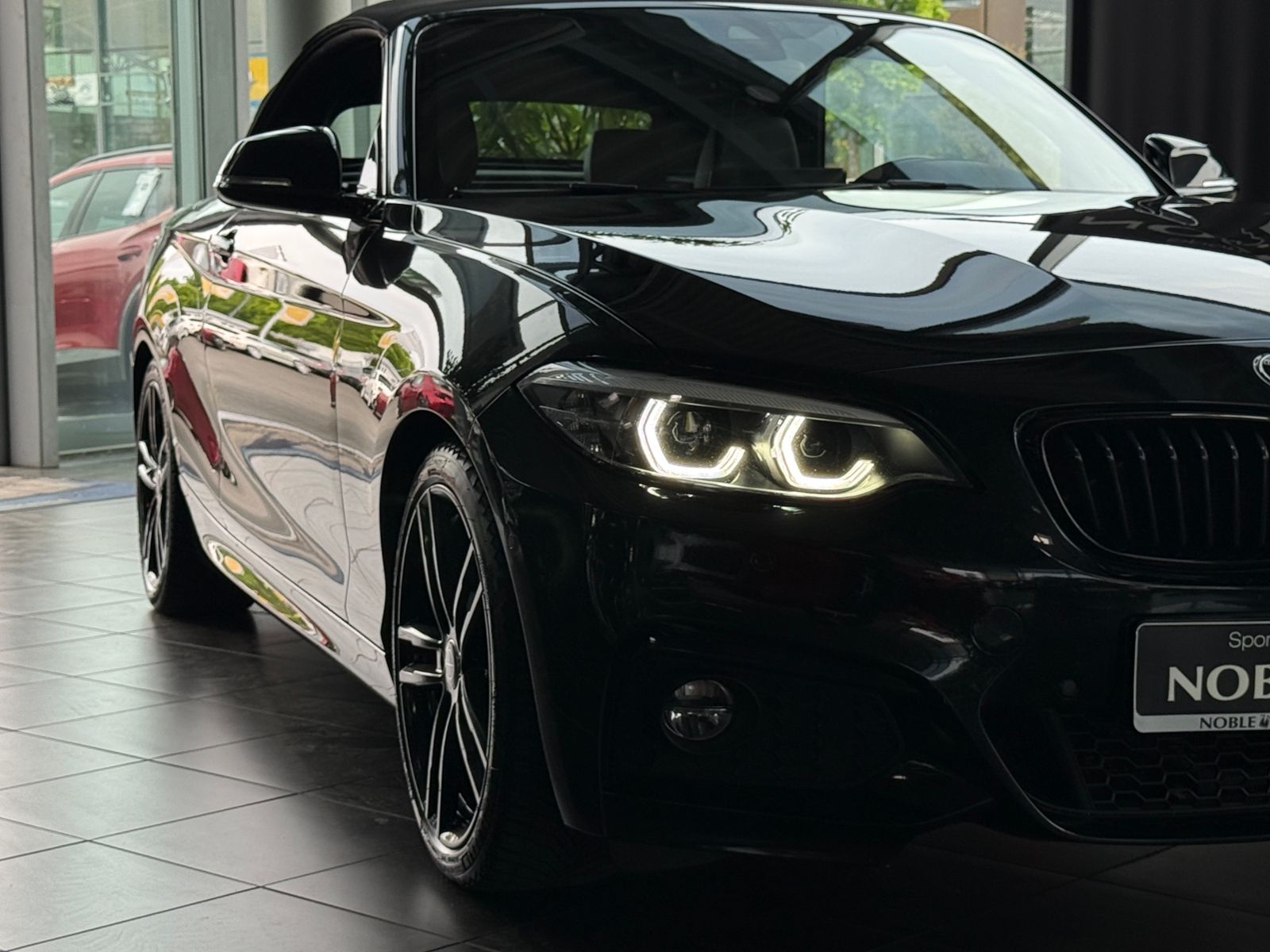 Fahrzeugabbildung BMW 220i Cabrio M Sport H/K LED NAV PDC SHZ 18"