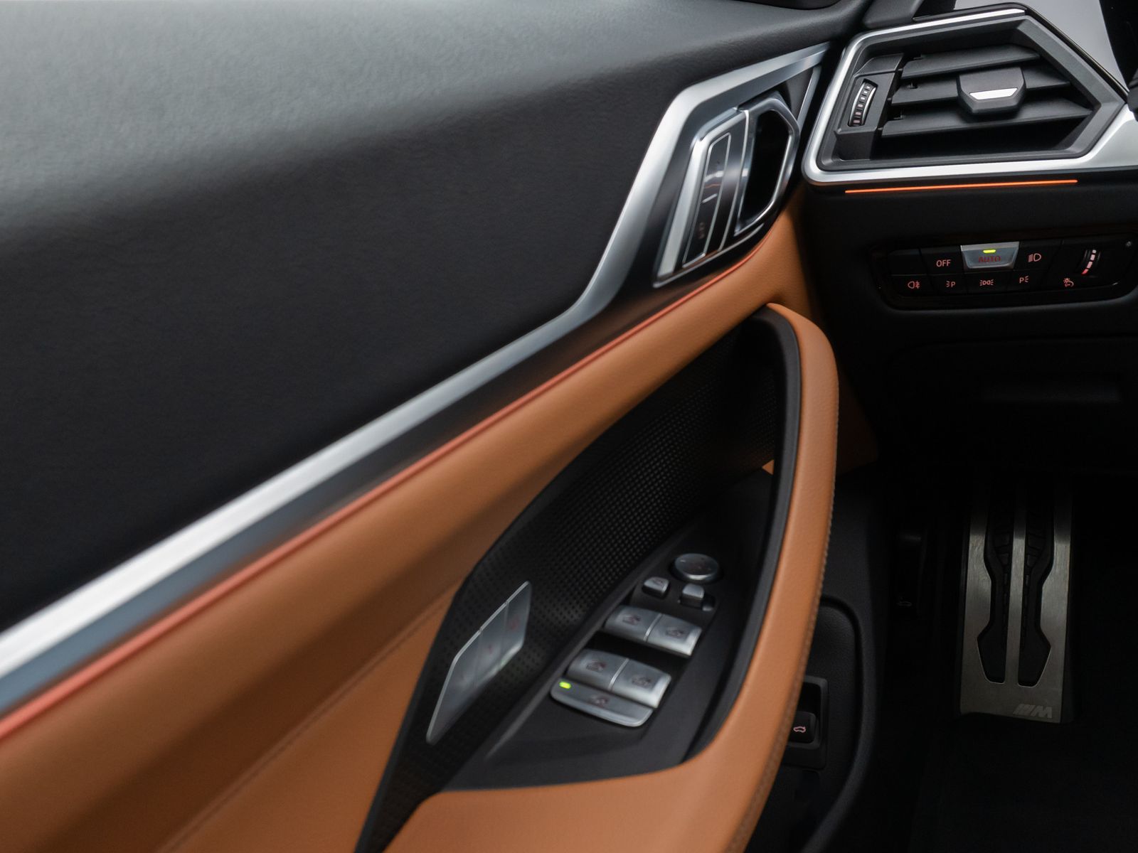 Fahrzeugabbildung BMW M440i  xD GC Glasdach Laser 360°HUD DAB HiFi 19"