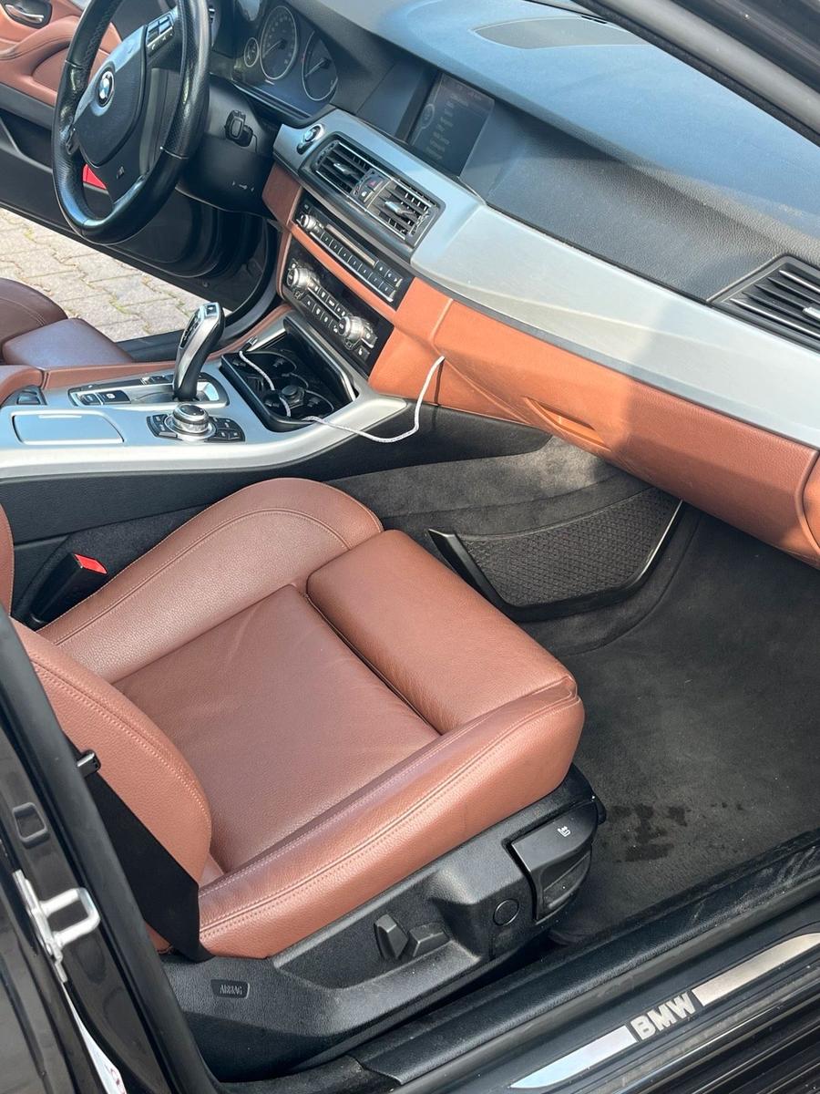 BMW 520 2011 — photo 12