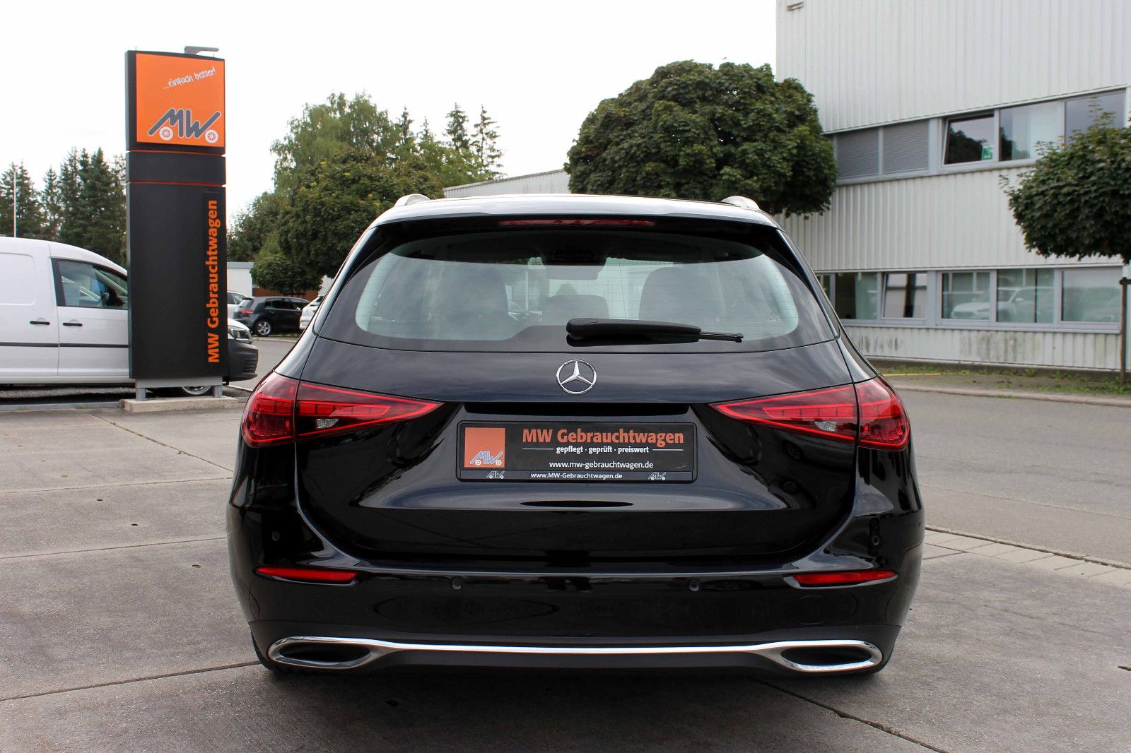 Fahrzeugabbildung Mercedes-Benz C220d T-Modell Avantgarde LED ACC 360° AHK AMBI