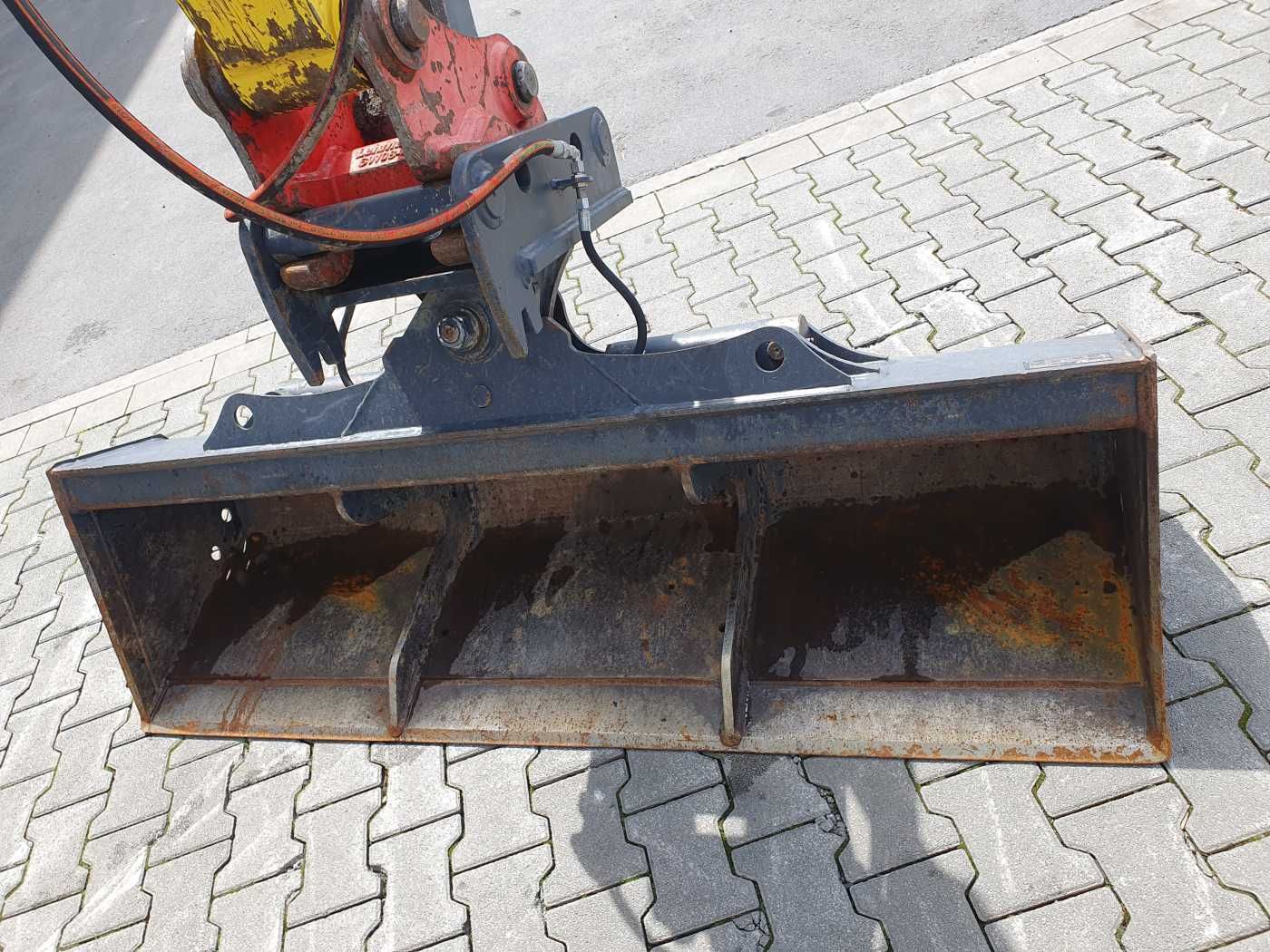 Fahrzeugabbildung Wacker 8003 / MS08 / nur 4.035h / 2014 / Löffelpaket