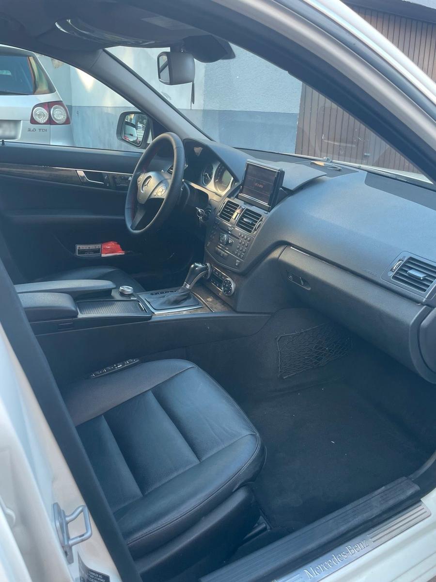 Mercedes-Benz C320 2008 — photo 8