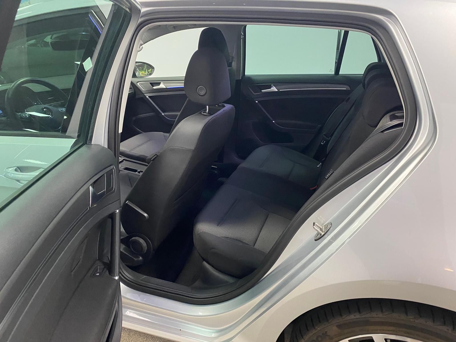 Fahrzeugabbildung Volkswagen Golf e-Golf Comfortline+ACC+RFK+NAVI+WÄRMEPUMPE