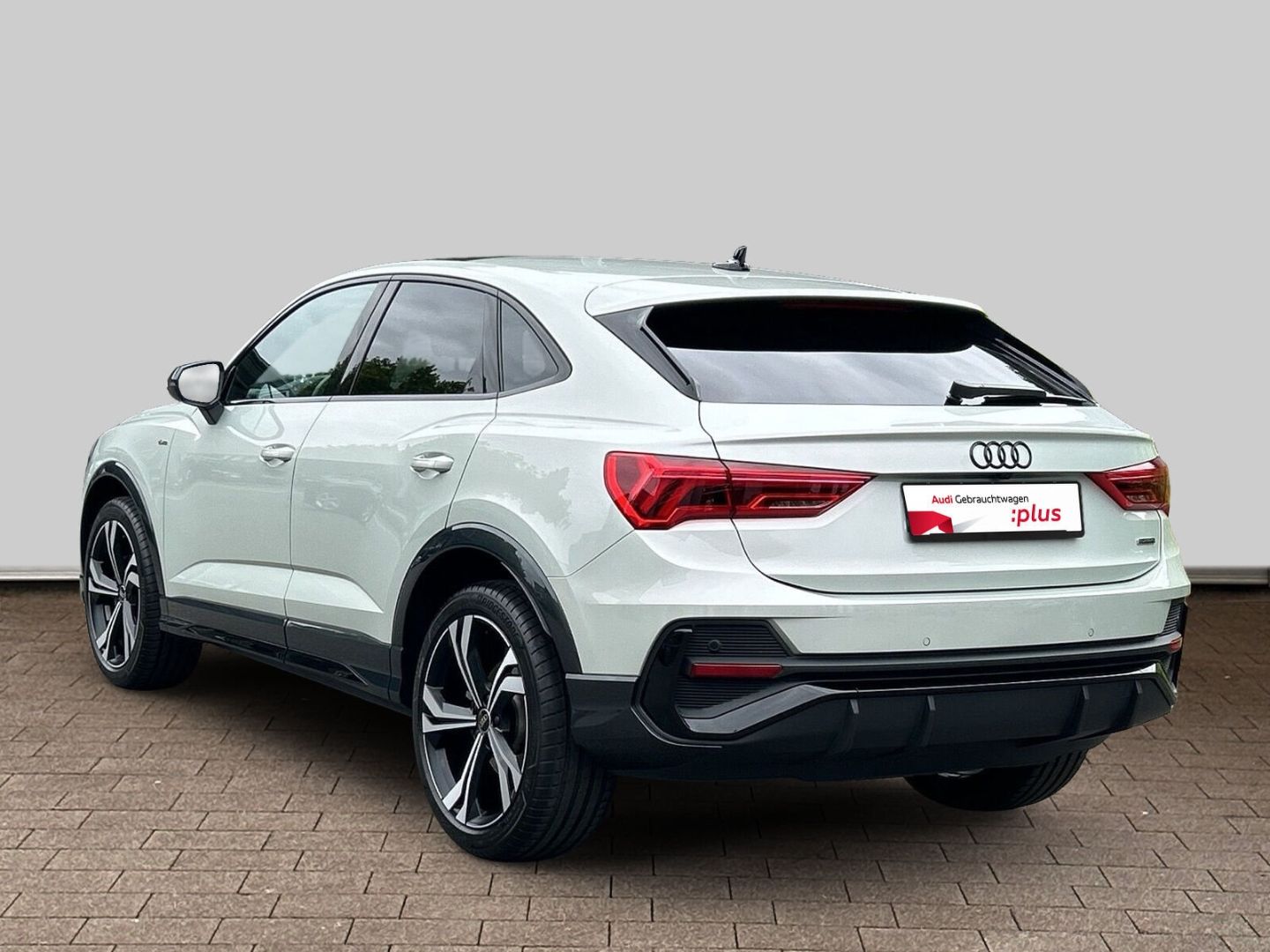 Audi Q3 Sportback 40 2.0 TFSI quattro S tronic S Line foto 5
