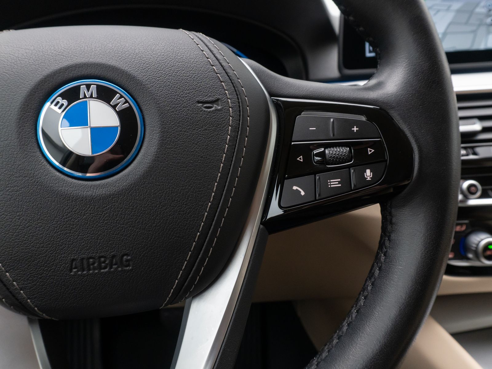 Fahrzeugabbildung BMW 530e Alarm AHK ACC Kamera DAB HiFi WLAN Sport