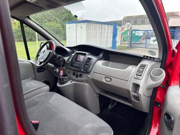 Opel Vivaro - 11