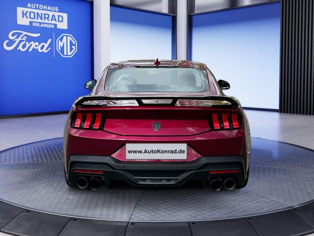 Ford Mustang Fastback Dark Horse 5.0 V8