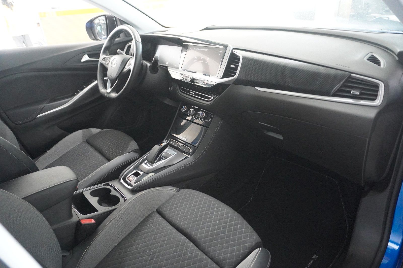 Fahrzeugabbildung Opel Grandland (X) GS SPORT 4HYBRID NAVI/LED/360°/DAB
