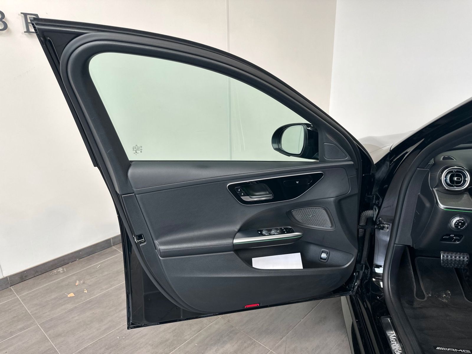 Fahrzeugabbildung Mercedes-Benz C 220 d T AMG-Line NAV+LED+AHK+KAM+SHZ+KEYLESS