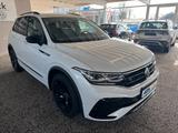 Volkswagen Tiguan 2.0 TDI R-Line | Matrix | 360° Kamera - Volkswagen Tiguan mit Diesel-Antrieb: mit Navigationssystem