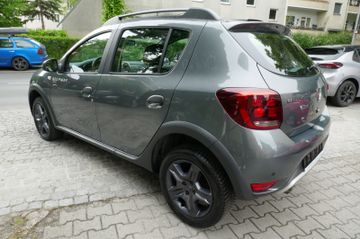 Fahrzeugabbildung Dacia Sandero II Stepway Celebration