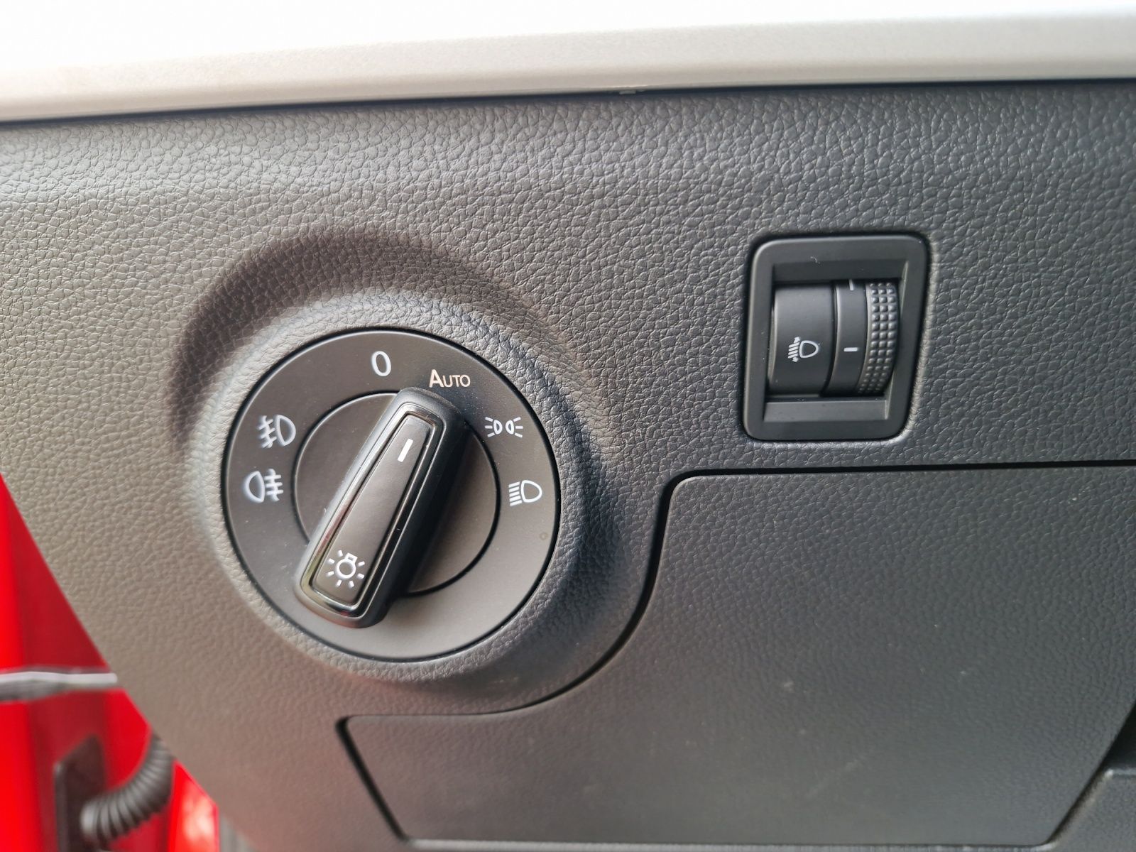 Fahrzeugabbildung SEAT Ibiza Reference 1.0 MPI KLIMA LED
