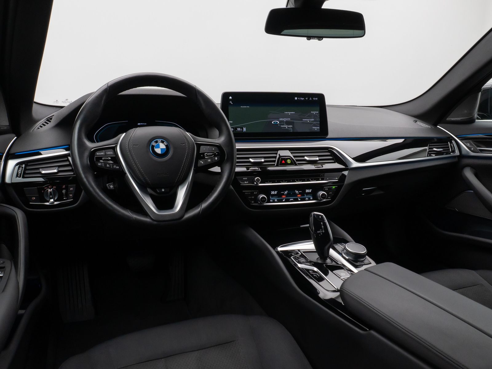 Fahrzeugabbildung BMW 530e H/K DAB AHK Komfort Alarm 4xKlima 18Zoll