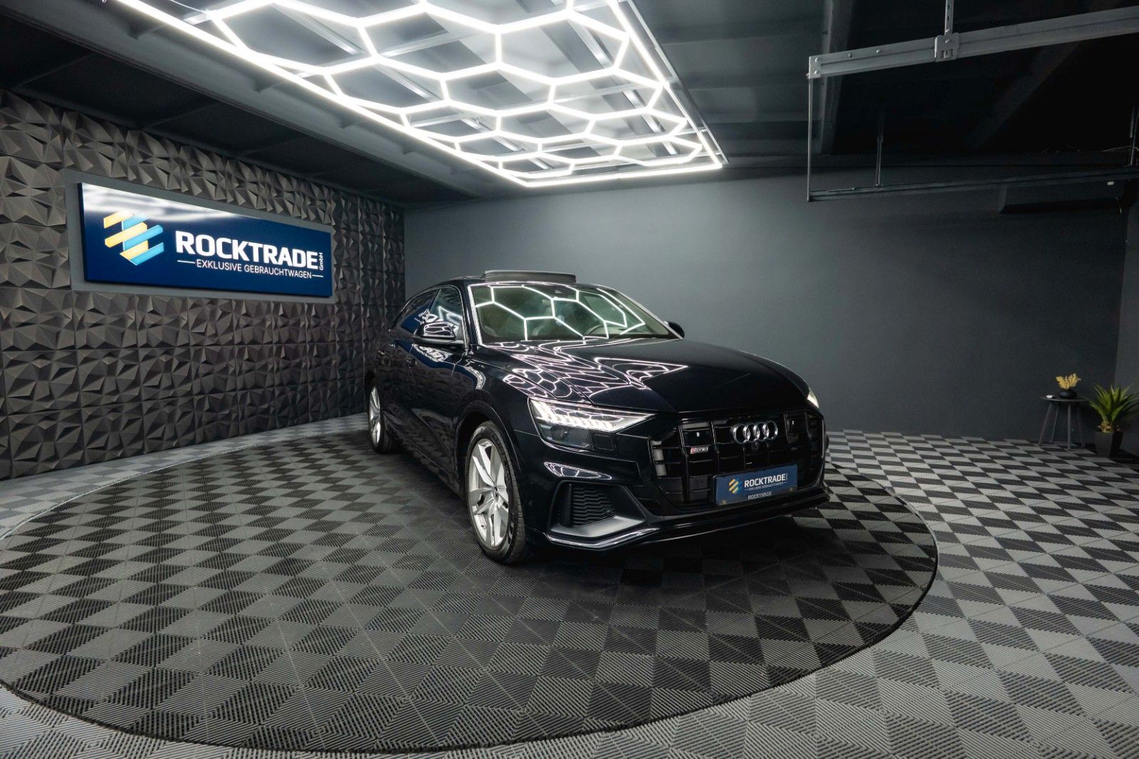 Fahrzeugabbildung Audi SQ8 4.0 TDI quattro Black Design | Full Option