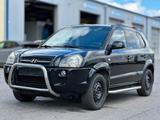 Hyundai TUCSON 2.0 CRDi *Leder*8 Reifen*Frontbügel*140PS - Hyundai TUCSON aus 2007: Crdi