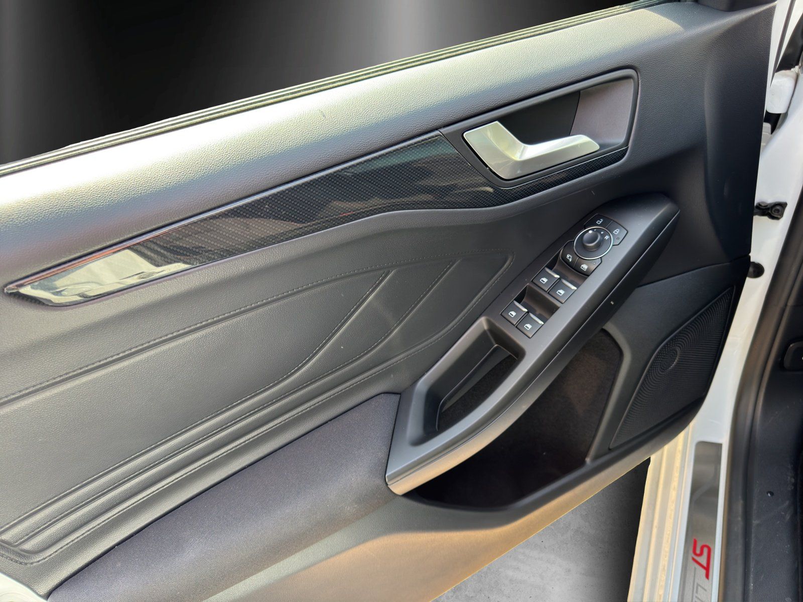 Fahrzeugabbildung Ford Focus Turn. ST-Line Styling Pak. Winter Pak.