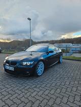 BMW  E92 335d M Paket Schwarz 19 Zoll Stage 2 8 Fach - BMW 335 mit Diesel-Antrieb: Sportwagen