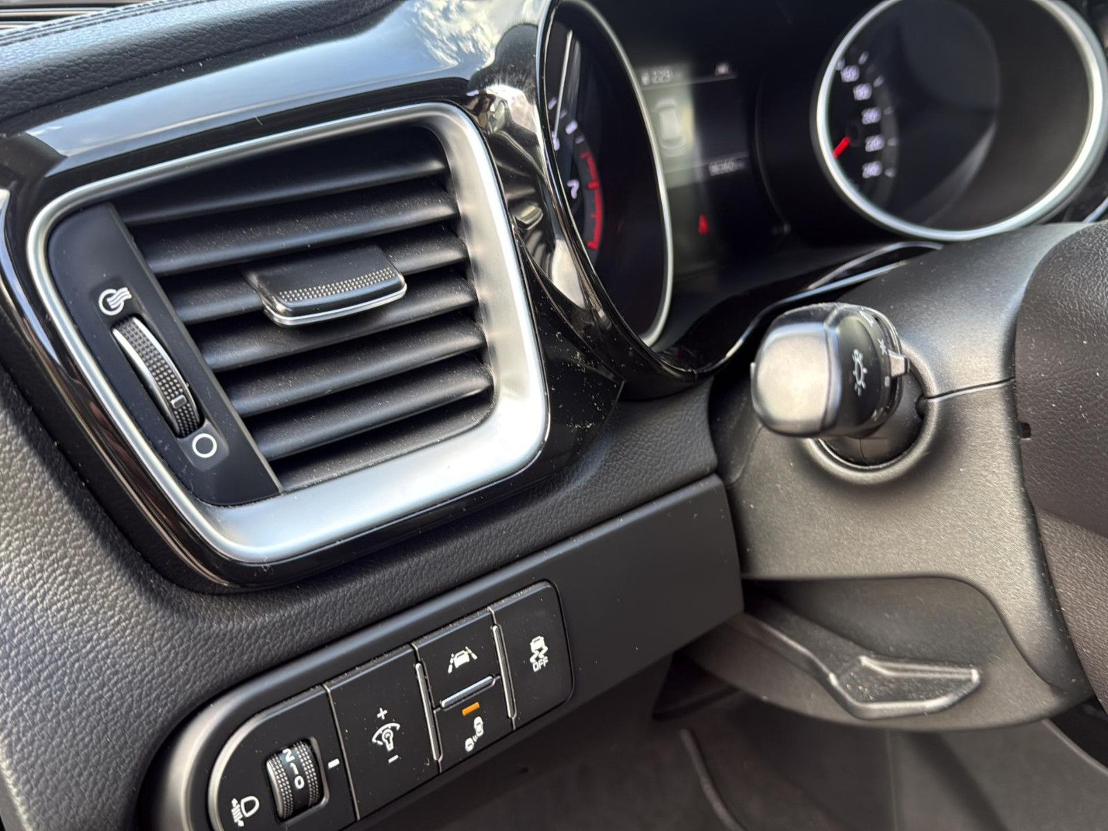 Fahrzeugabbildung Kia cee'd / Ceed 1.4 TGDi/ unfallfrei/AHK