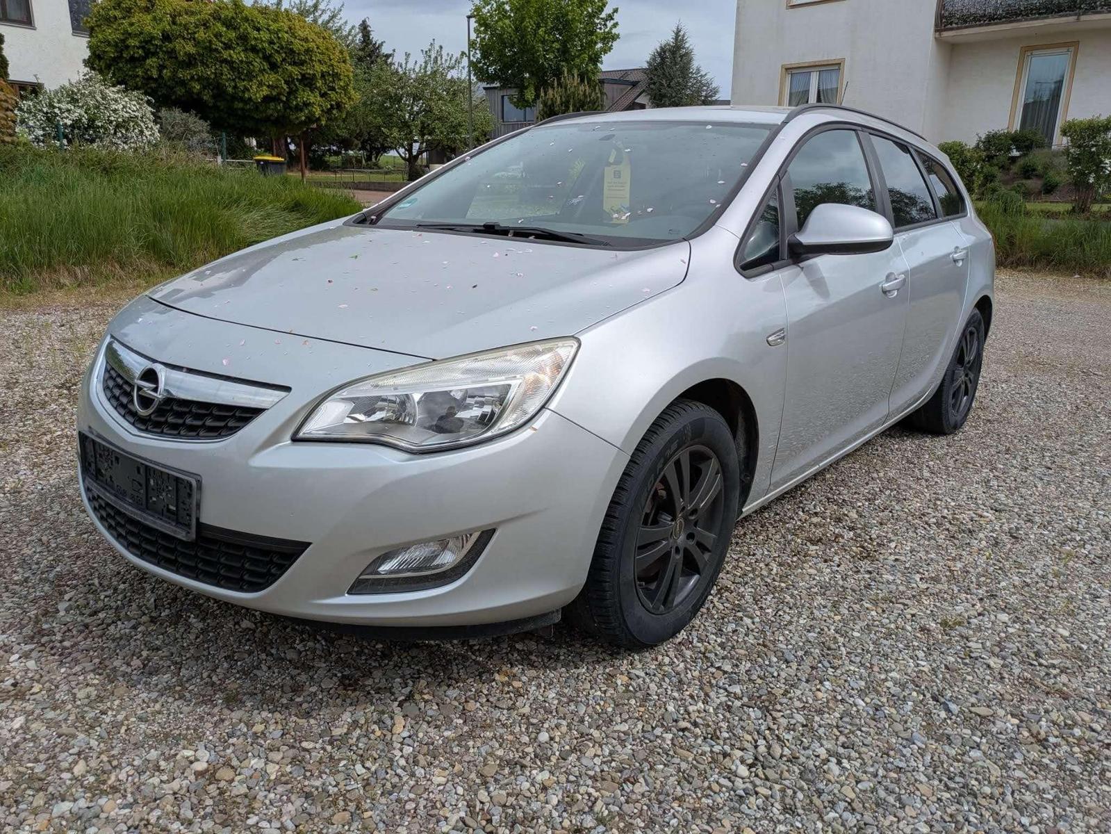 Opel Astra Sports Tourer 1.7 CDTI Edition * 8-fach