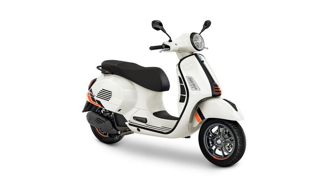 Vespa GTS 125 SuperSport weiß E5+ NEU - im Zulauf