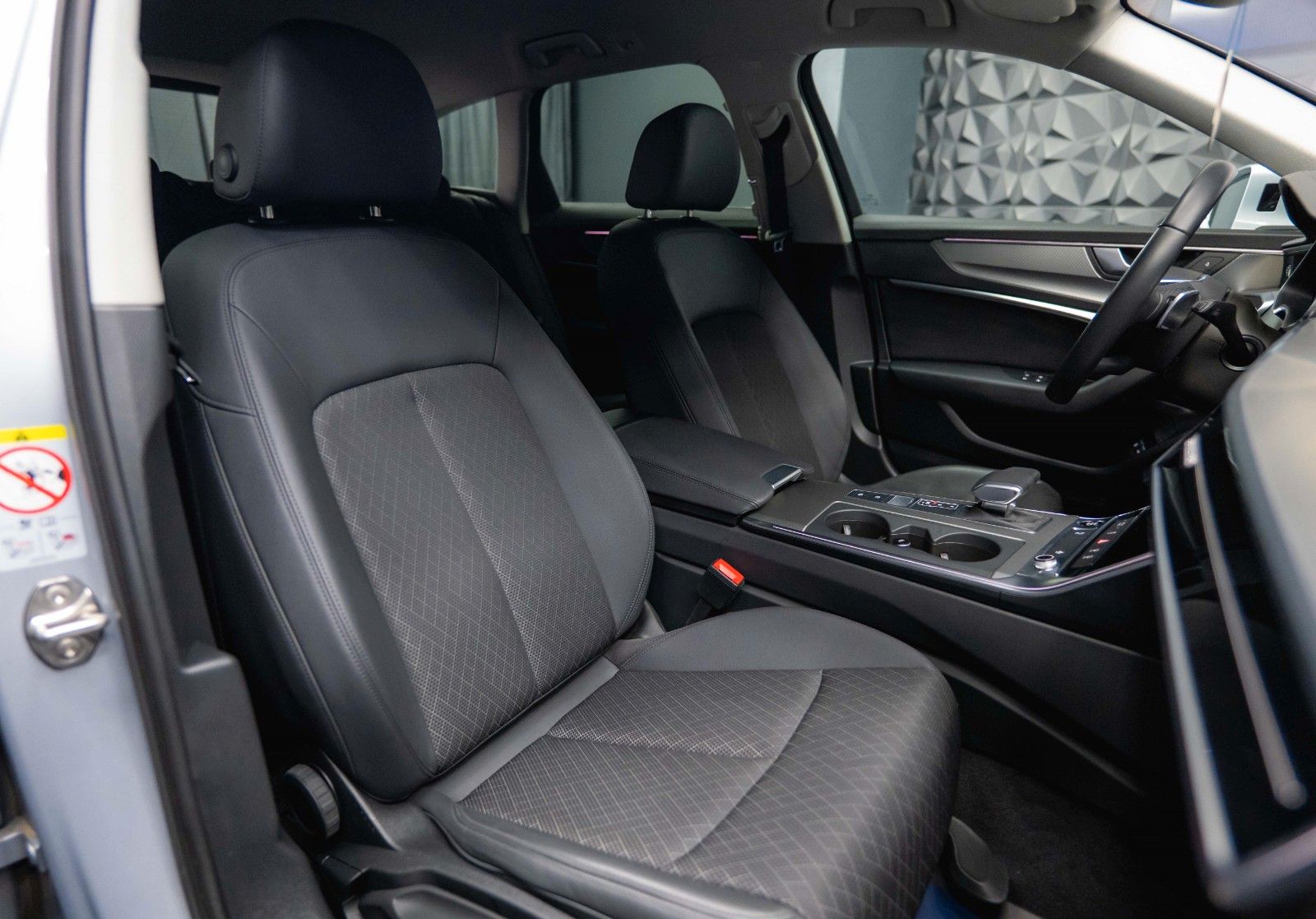 Fahrzeugabbildung Audi A6 Avant 50 TFSIe quattro SportDesign*Matrix*ACC