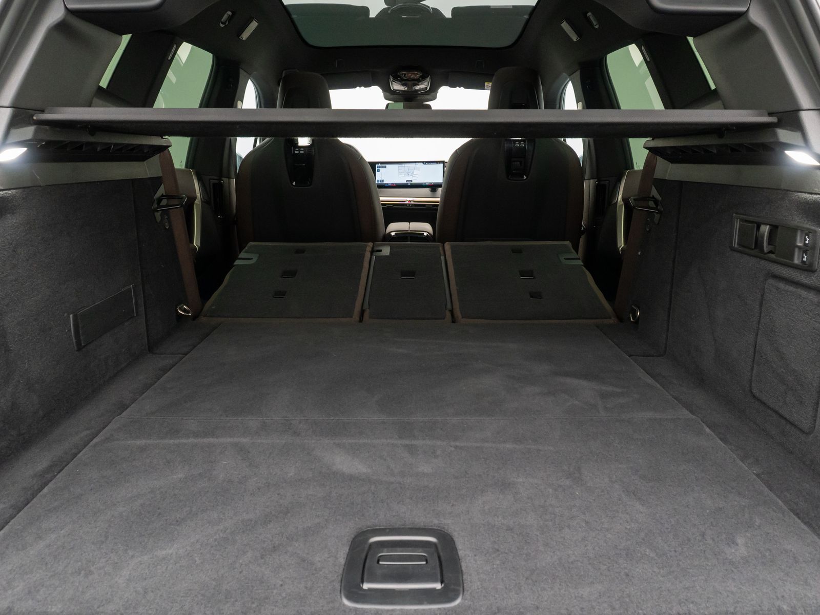 Fahrzeugabbildung BMW iX xD50 360°Laser B&W SoftC SkyLounge DAB 22Zoll