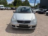 Mercedes-Benz A 170 * 1.Hand*Automatik*AHK*Wenig KM!! - silberne Mercedes-Benz A 170