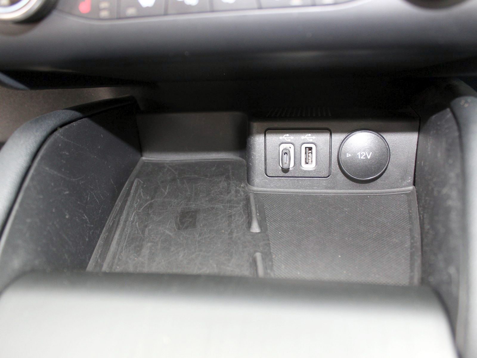 Fahrzeugabbildung Ford Kuga Plug-In Hybrid ST-Line X 2,5 Duratec