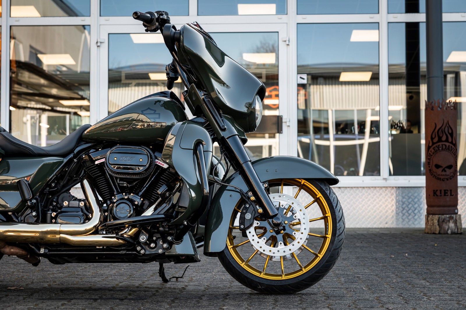 Fahrzeugabbildung Harley-Davidson CVO Street Glide FLHXSE 140 TORXSTER JEKILL&HYDE