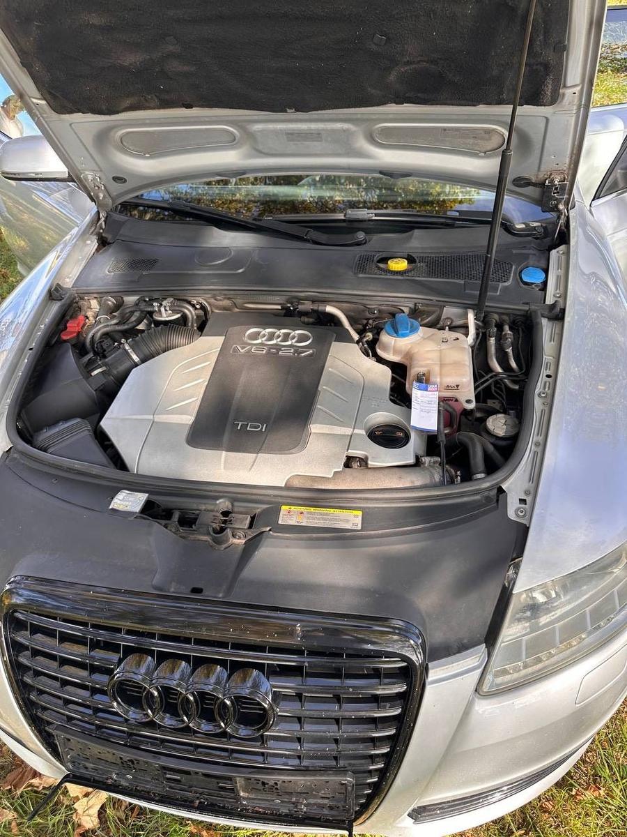Audi A6 2010 — photo 11