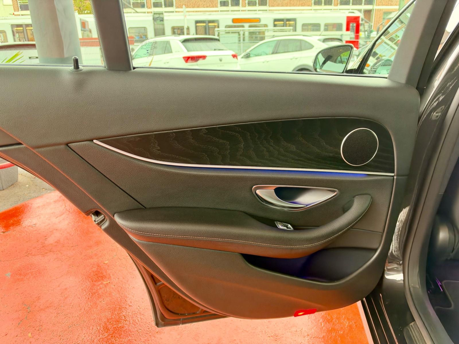 Mercedes-Benz E-Class E Limousine Navi LED Widescreen, миниатюра 30